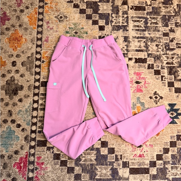 Scrub Set - Picture 2 of 6